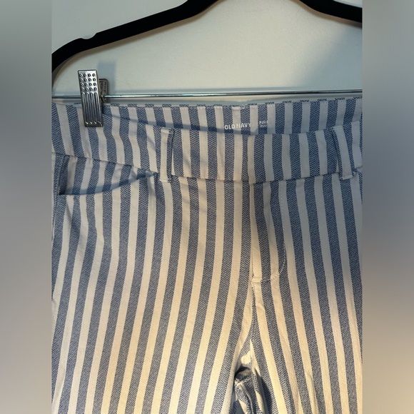 Old Navy Pixie Style Blue & White Striped Ankle Length Jeans, Size 4 - Picture 4 of 7
